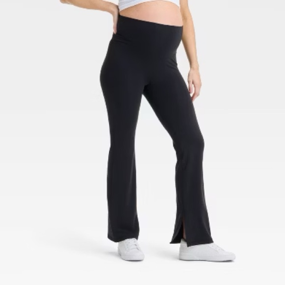 Isabel NWOT Maternity High Rise Flare Leggings Sz Small Casual Athlesuire Lounge